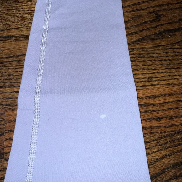 Alo Airlift Leggings - Picture 3 of 3